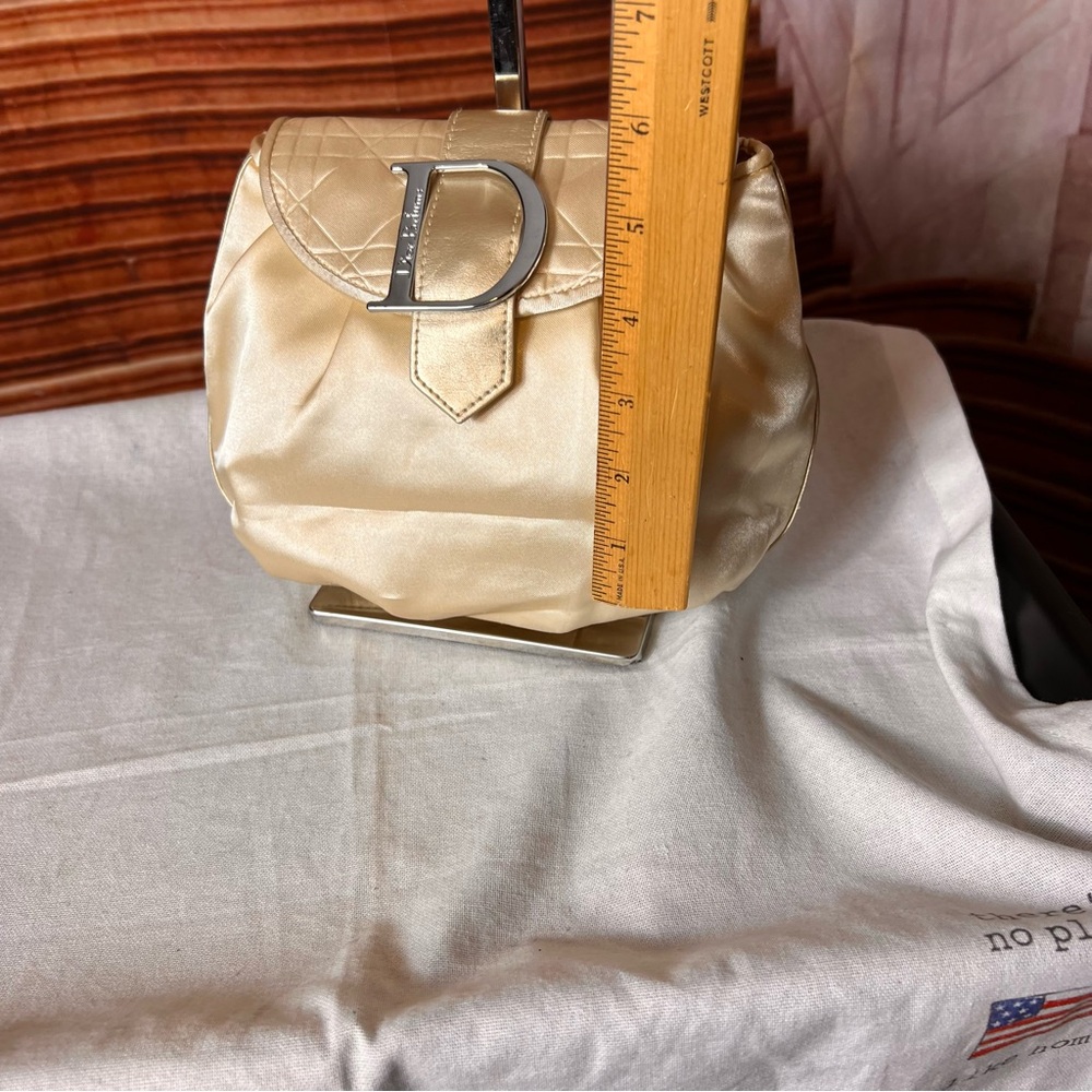DIOR Elegant Goldtone Satin Parfum Bag, excellent condition ❤️❤️❤️ - Picture 4 of 11